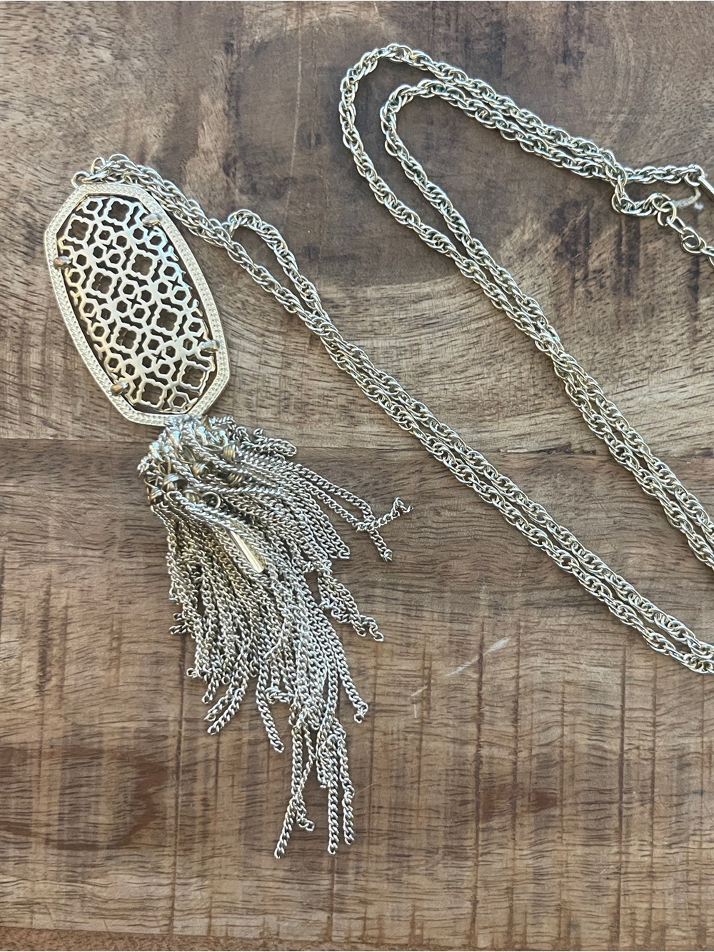Kendra Scott long gold necklace